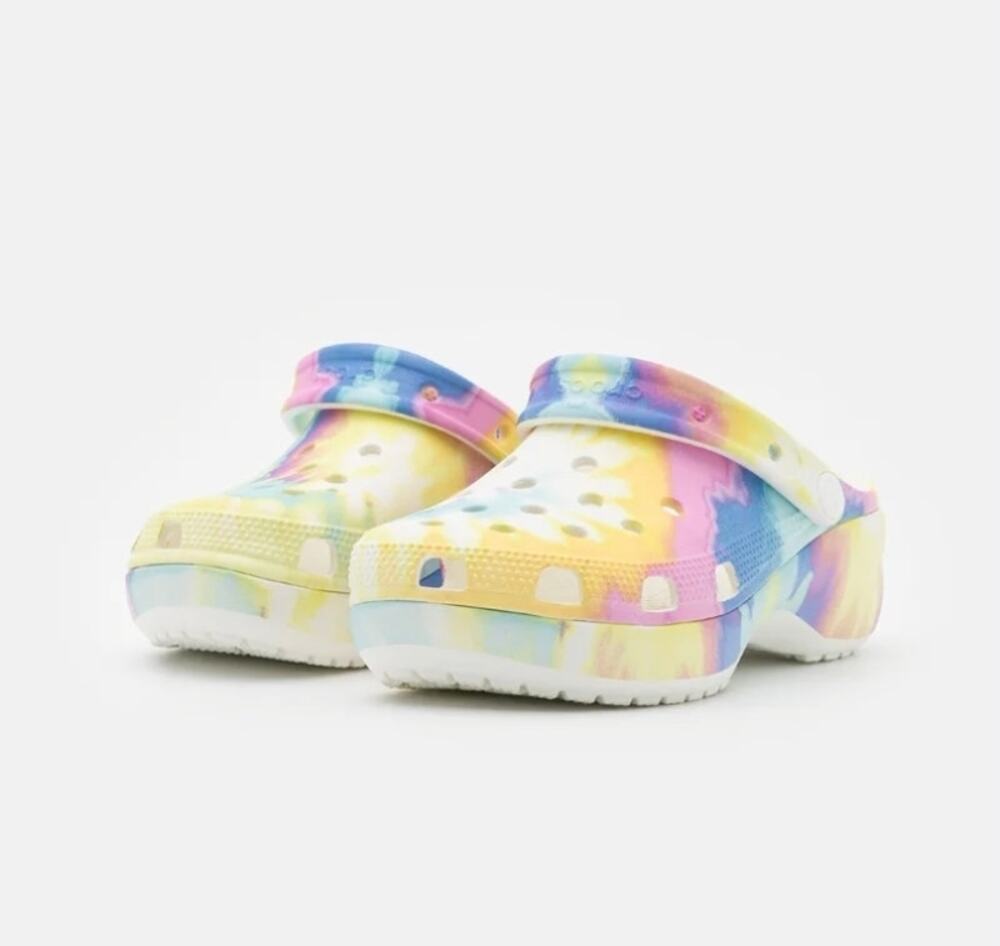 Crocs platform clogs tie dye women's W7